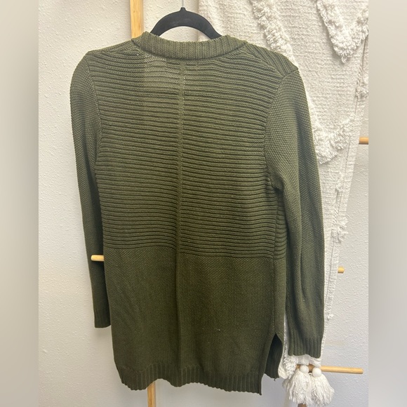 Green sweater - Picture 2 of 2